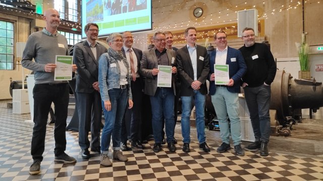 Preisverleihung Ökoprofit Betriebe auch an 3 Wuppertaler Unternehmen (Foto: Wirtschaftsförderung Wuppertal) Preisverleihung Ökoprofit Betriebe auch an 3 Wuppertaler Unternehmen (Foto: Wirtschaftsförderung Wuppertal)
