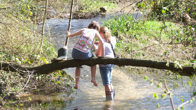 Kinder am Fluss Kinder am Fluss