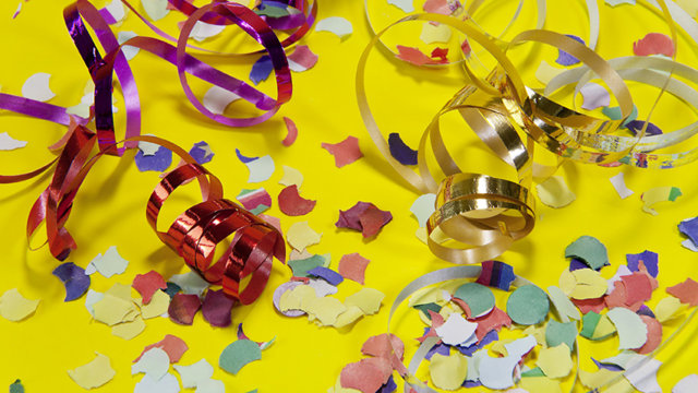 Konfetti und Luftschlangen Konfetti und Luftschlangen